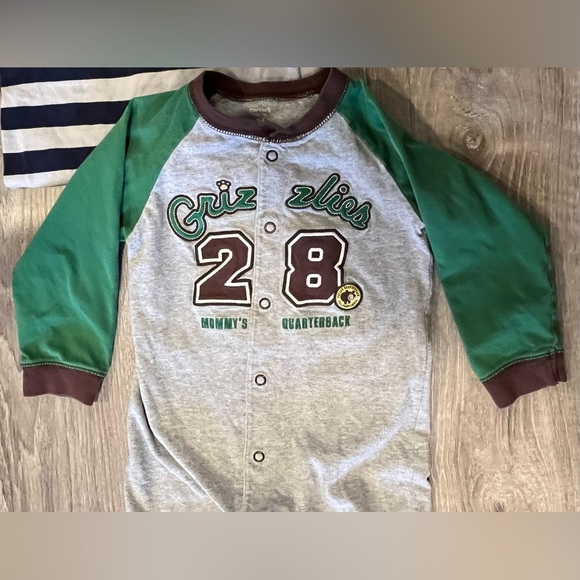 Three pantsuits one piece Carters long sleeve  size 24 months - Picture 6 of 9